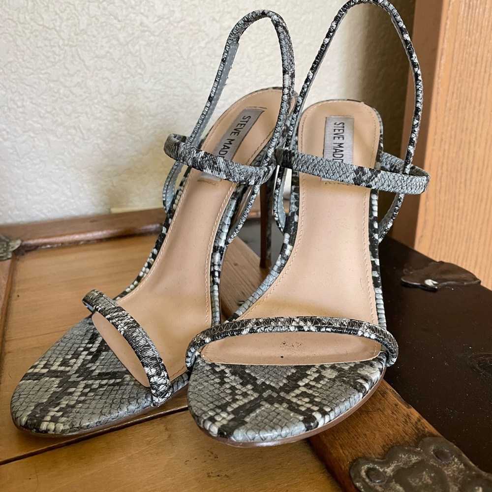 Steve Madden blue snakeskin heels